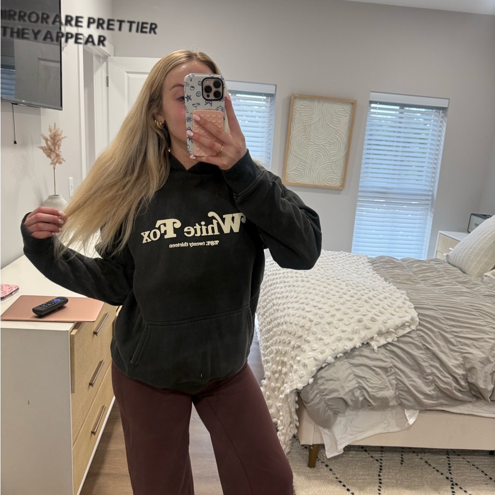 White Fox Boutique Hoodie M/L - Picture 7 of 9